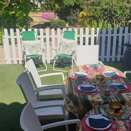 Casa Con Jardin A 35 Metros De La Playa. Br. Holiday home *