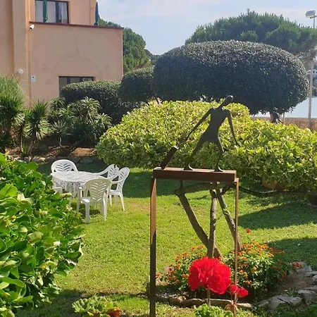 Casa Con Jardin A 35 Metros De La Playa. Br. Palamos