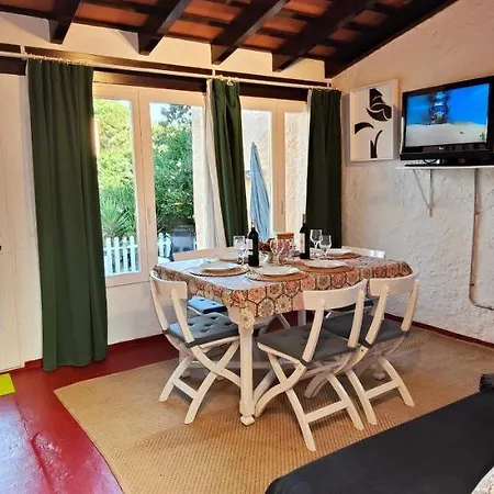 Holiday home Casa Con Jardin A 35 Metros De La Playa. Br.