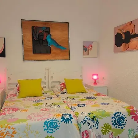 Casa Con Jardin A 35 Metros De La Playa. Br. *