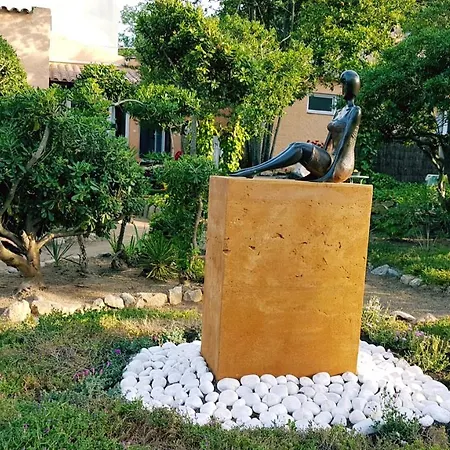Сasa de vacaciones Casa Con Jardín A 35 Metros De La Playa. Br.