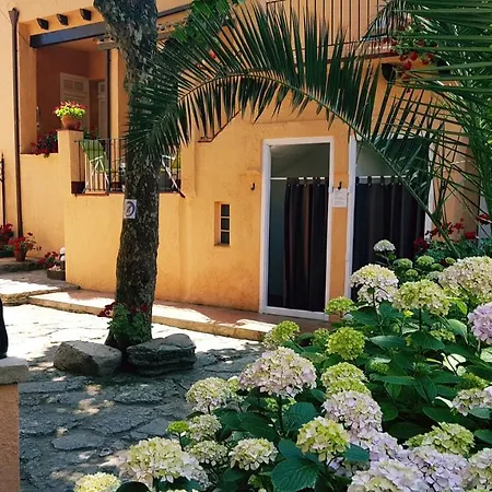 Сasa de vacaciones Casa Con Jardín A 35 Metros De La Playa. Br.