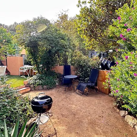 Casa Con Jardin A 35 Metros De La Playa. Br. *