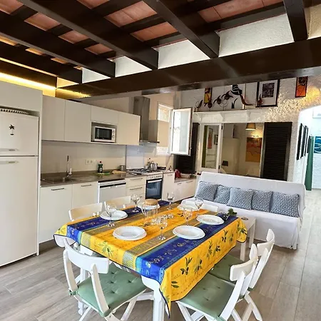 Casa Con Jardin A 35 Metros De La Playa. Br. Ferienhaus